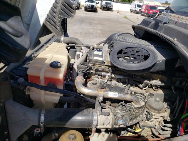 Lot #2505796363 2014 FREIGHTLINER CASCADIA 1 salvage car