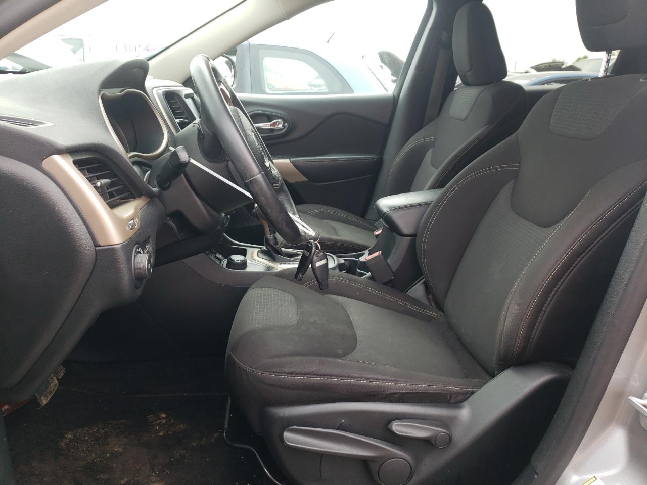 1C4PJMCS4HD223811 2017 Jeep Cherokee Latitude