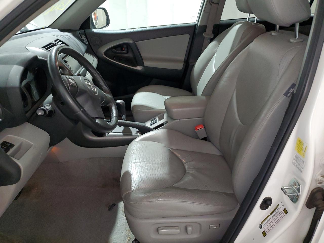 2T3YF4DV3AW047132 2010 Toyota Rav4 Limited