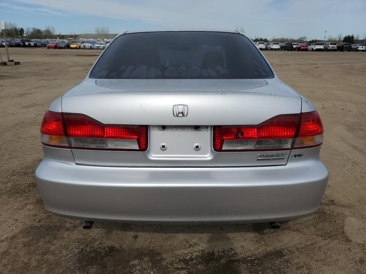 1HGCG16602A802427 2002 Honda Accord Se