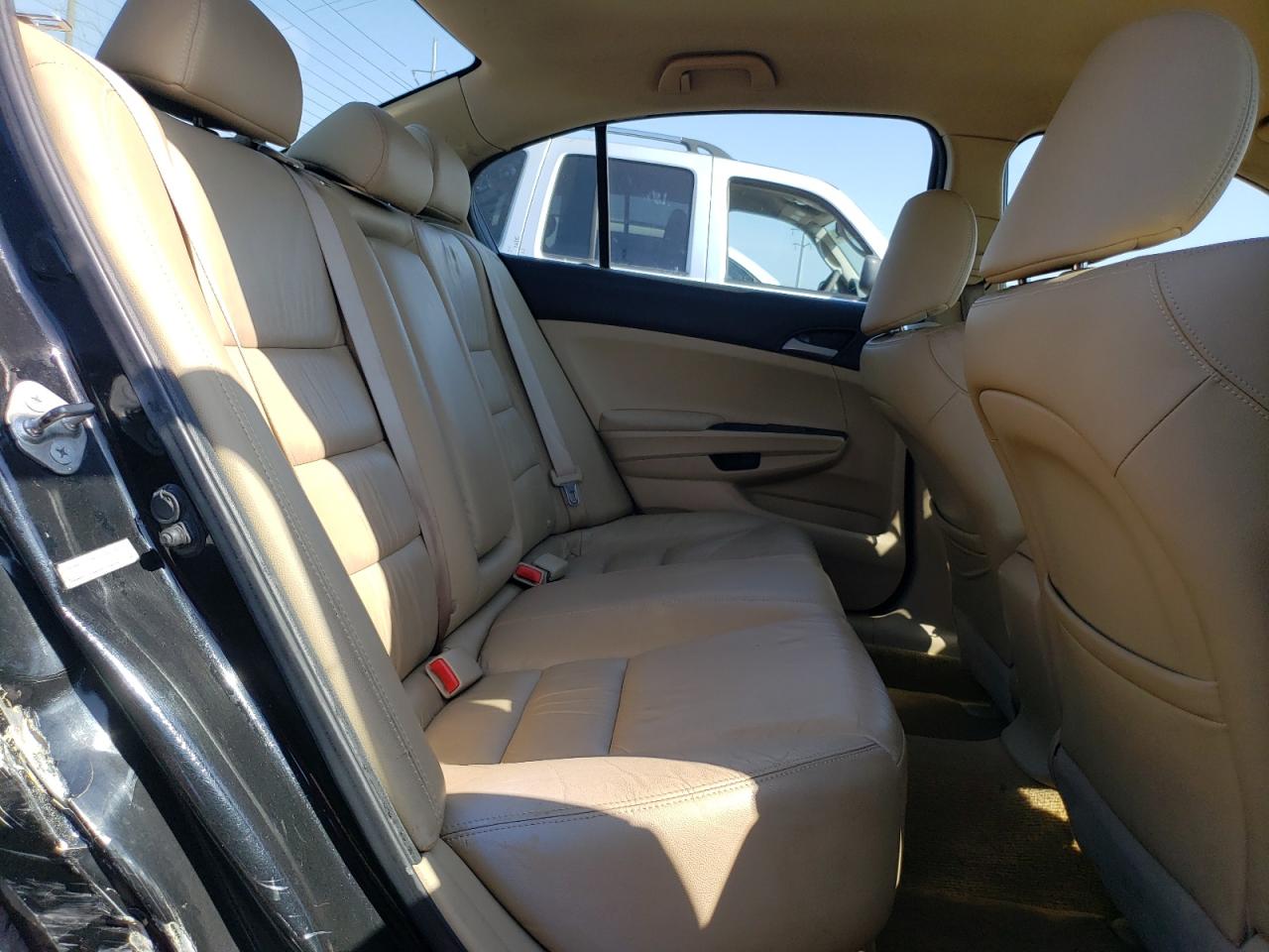 1HGCP2F65BA101730 2011 Honda Accord Se