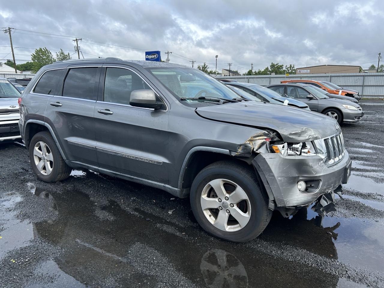 1J4RR4GG8BC735537 2011 Jeep Grand Cherokee Laredo