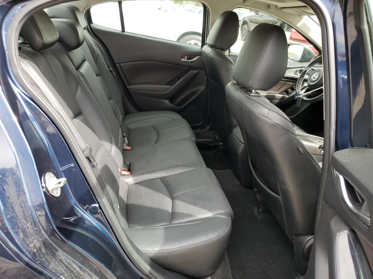 3MZBN1V35JM270100 2018 Mazda 3 Touring