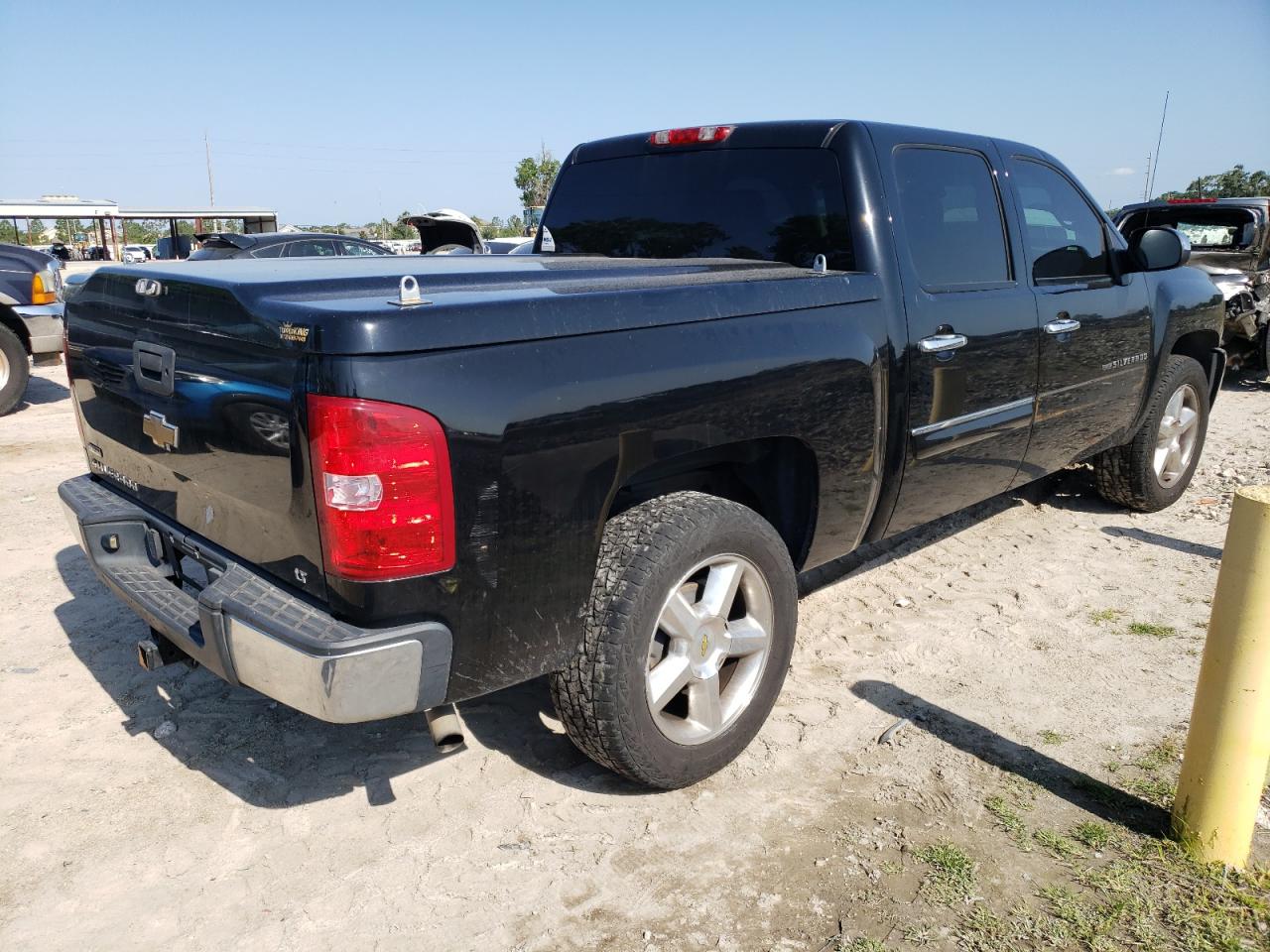 3GCPCSE08BG216879 2011 Chevrolet Silverado C1500 Lt