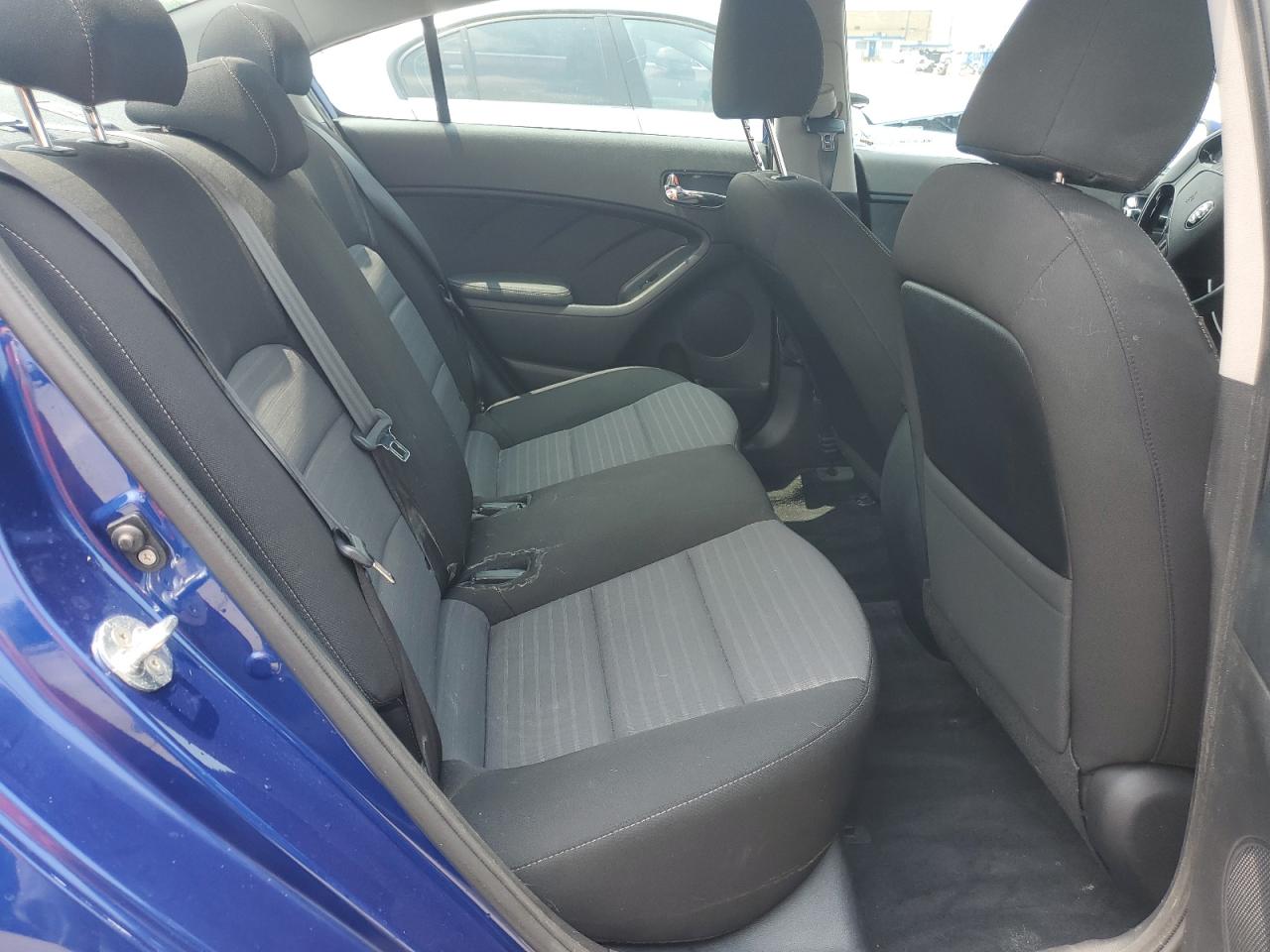 3KPFL4A7XHE014107 2017 Kia Forte Lx