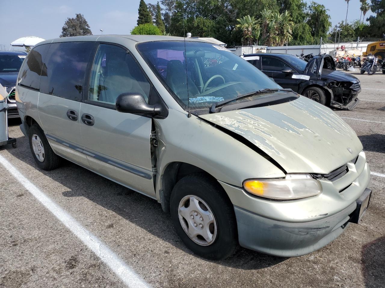 2B4GP25R5YR752417 2000 Dodge Caravan