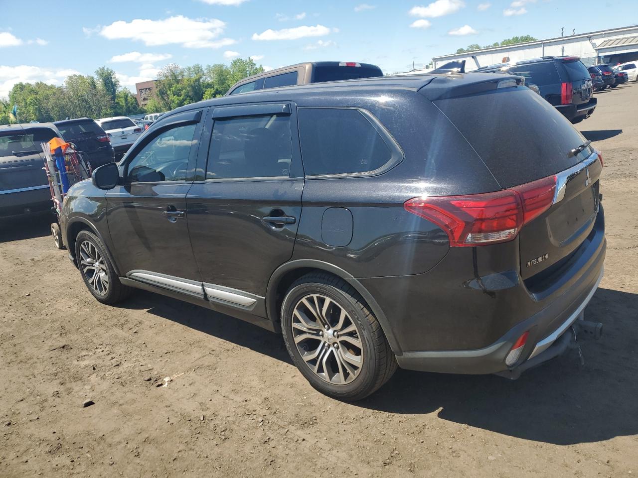 2017 Mitsubishi Outlander Es vin: JA4AZ2A36HZ000388