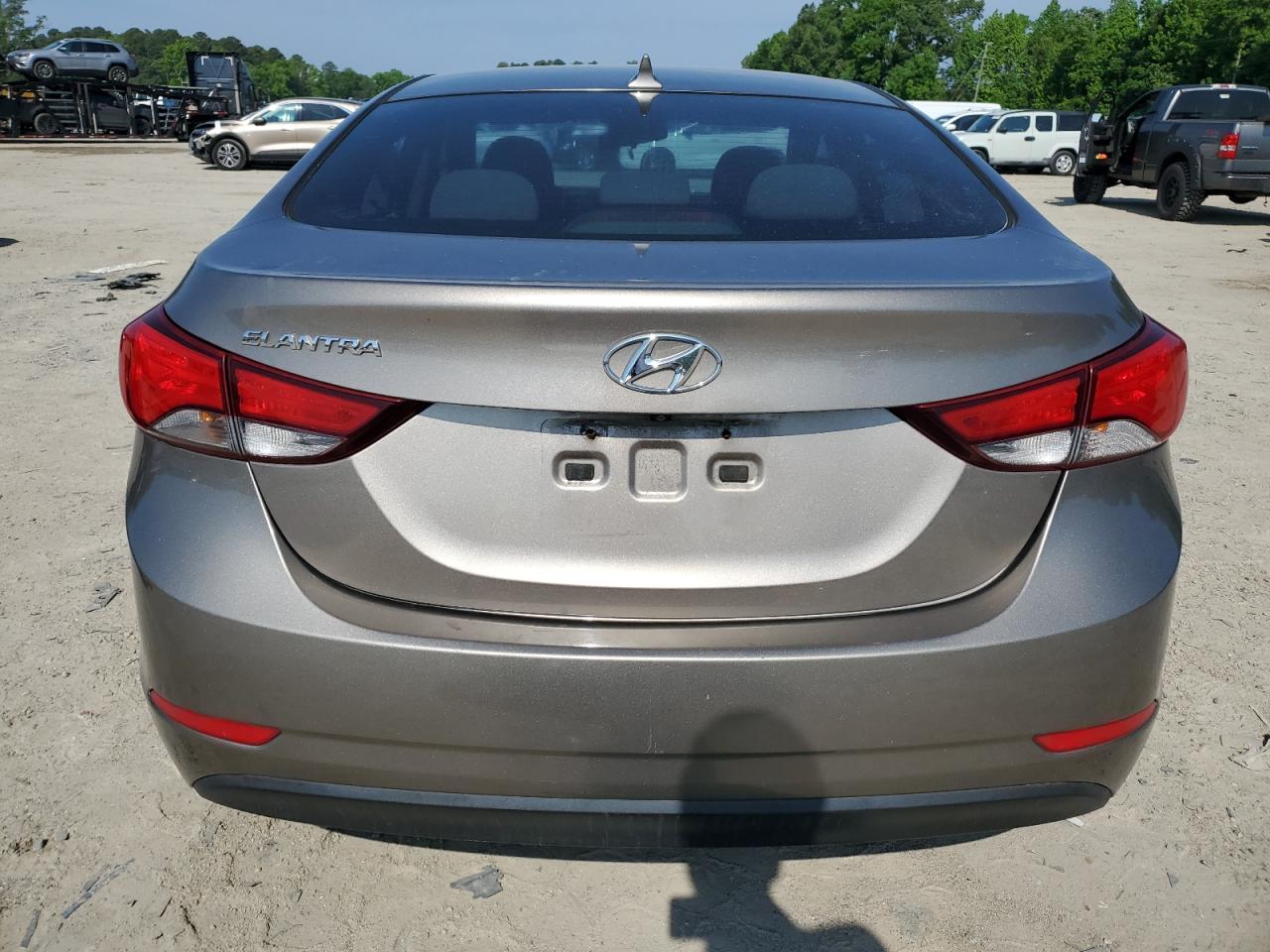 5NPDH4AE6FH589451 2015 Hyundai Elantra Se