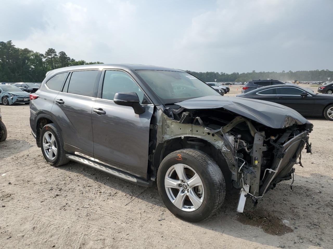 2022 Toyota Highlander L vin: 5TDZZRAH1NS541567