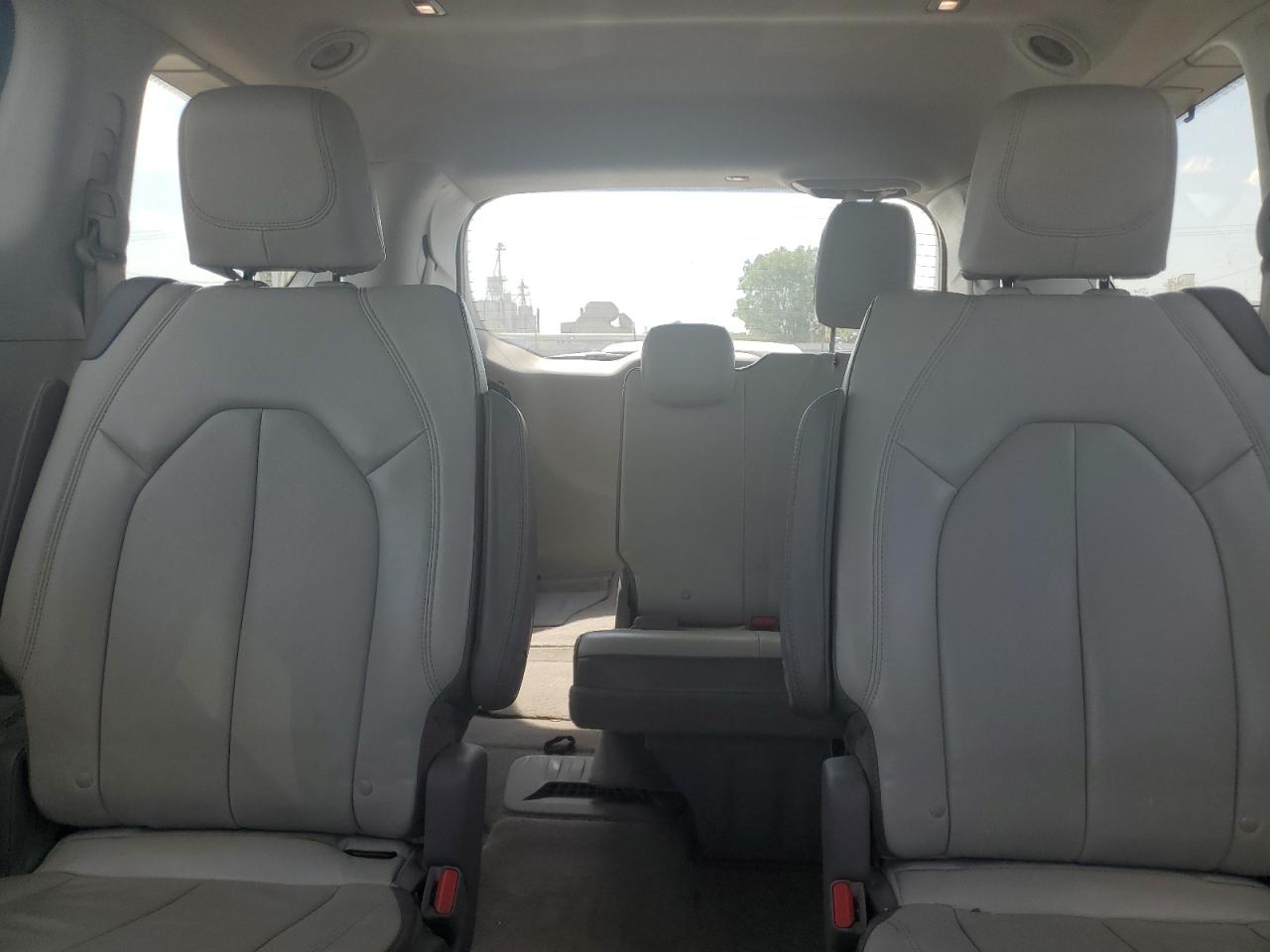 2C4RC1BG7HR552188 2017 Chrysler Pacifica Touring L