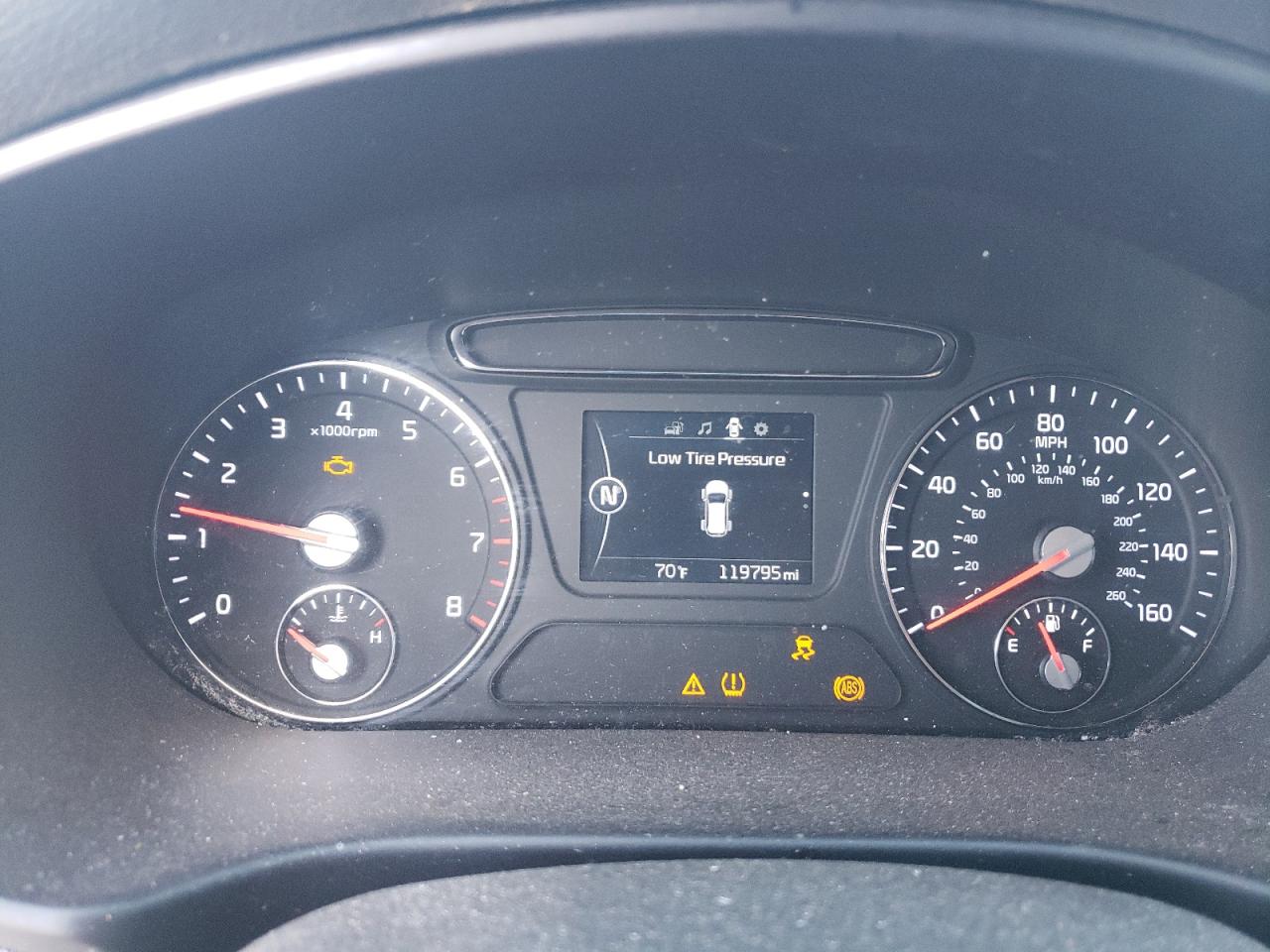 5XYPG4A33JG385673 2018 Kia Sorento Lx