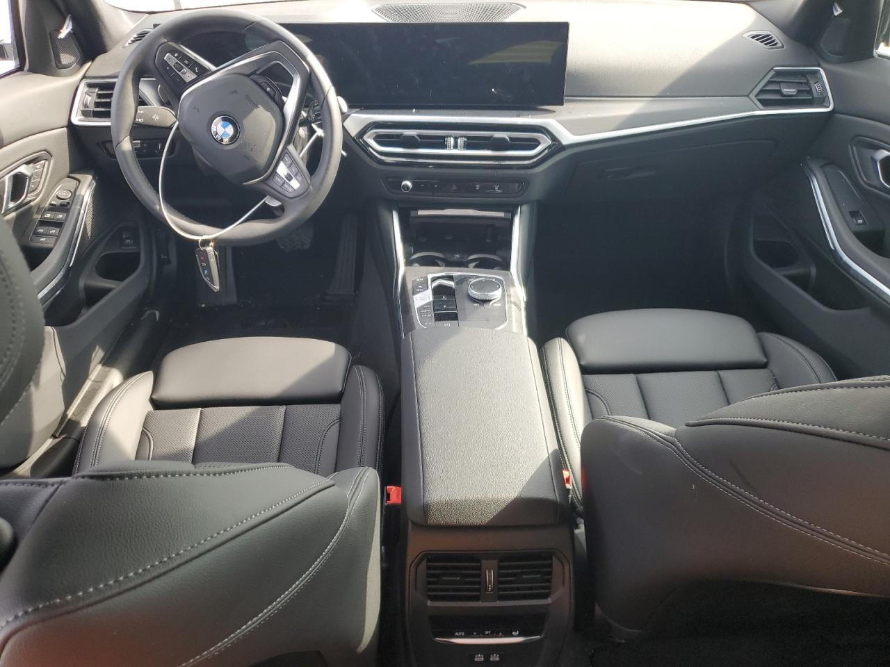 3MW89FF0XR8E28371 2024 BMW 330Xi