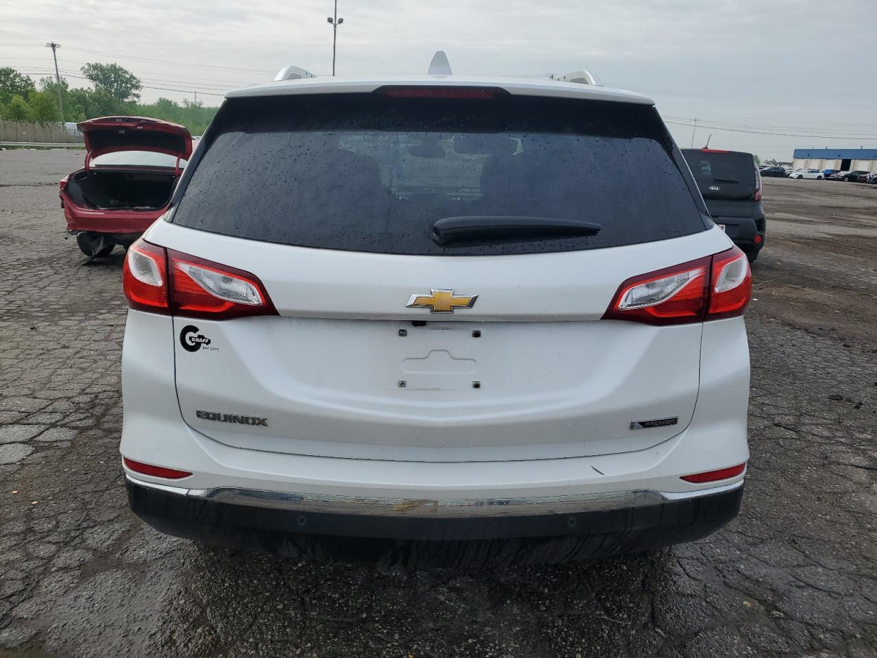 2GNAXMEV4J6110996 2018 Chevrolet Equinox Premier