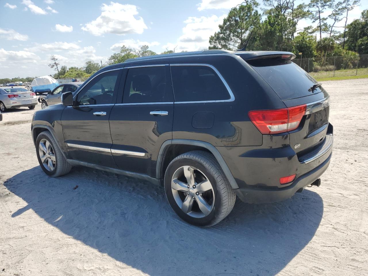 1J4RS6GT3BC611494 2011 Jeep Grand Cherokee Overland