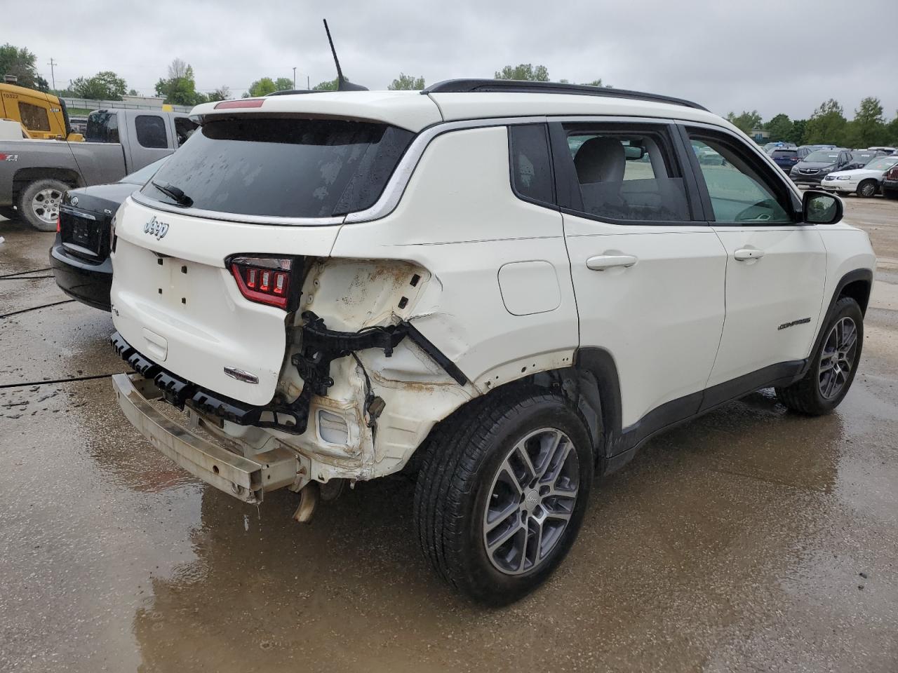 3C4NJDBB8HT665980 2017 Jeep Compass Latitude