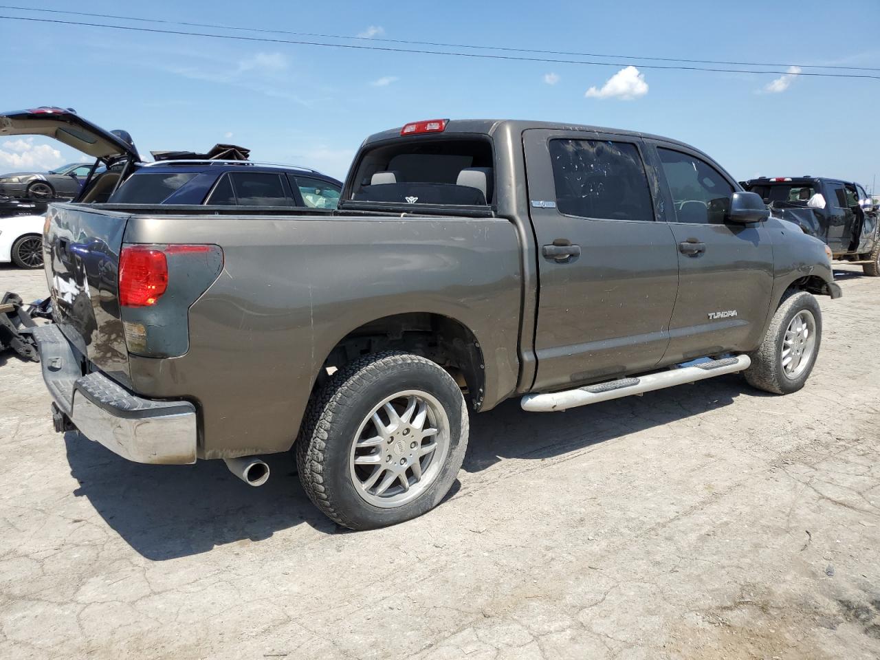 5TFEM5F16BX025602 2011 Toyota Tundra Crewmax Sr5