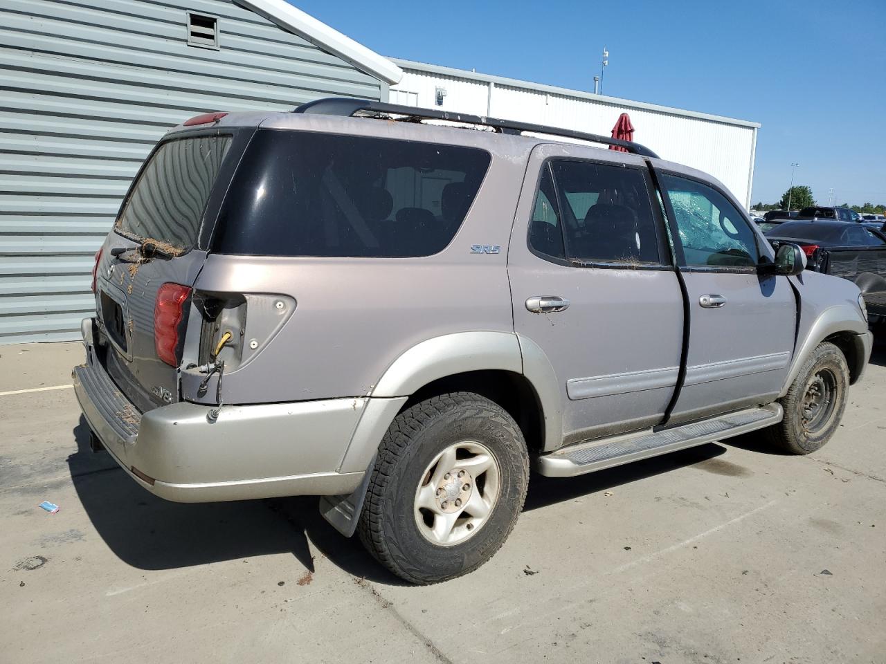 5TDZT34AX2S100402 2002 Toyota Sequoia Sr5