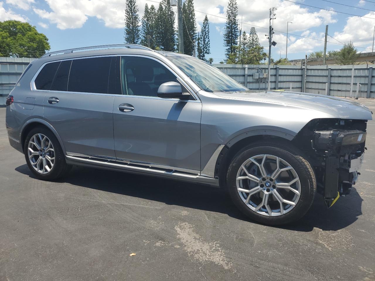 2024 BMW X7 xDrive40I vin: 5UX23EM09R9V08577