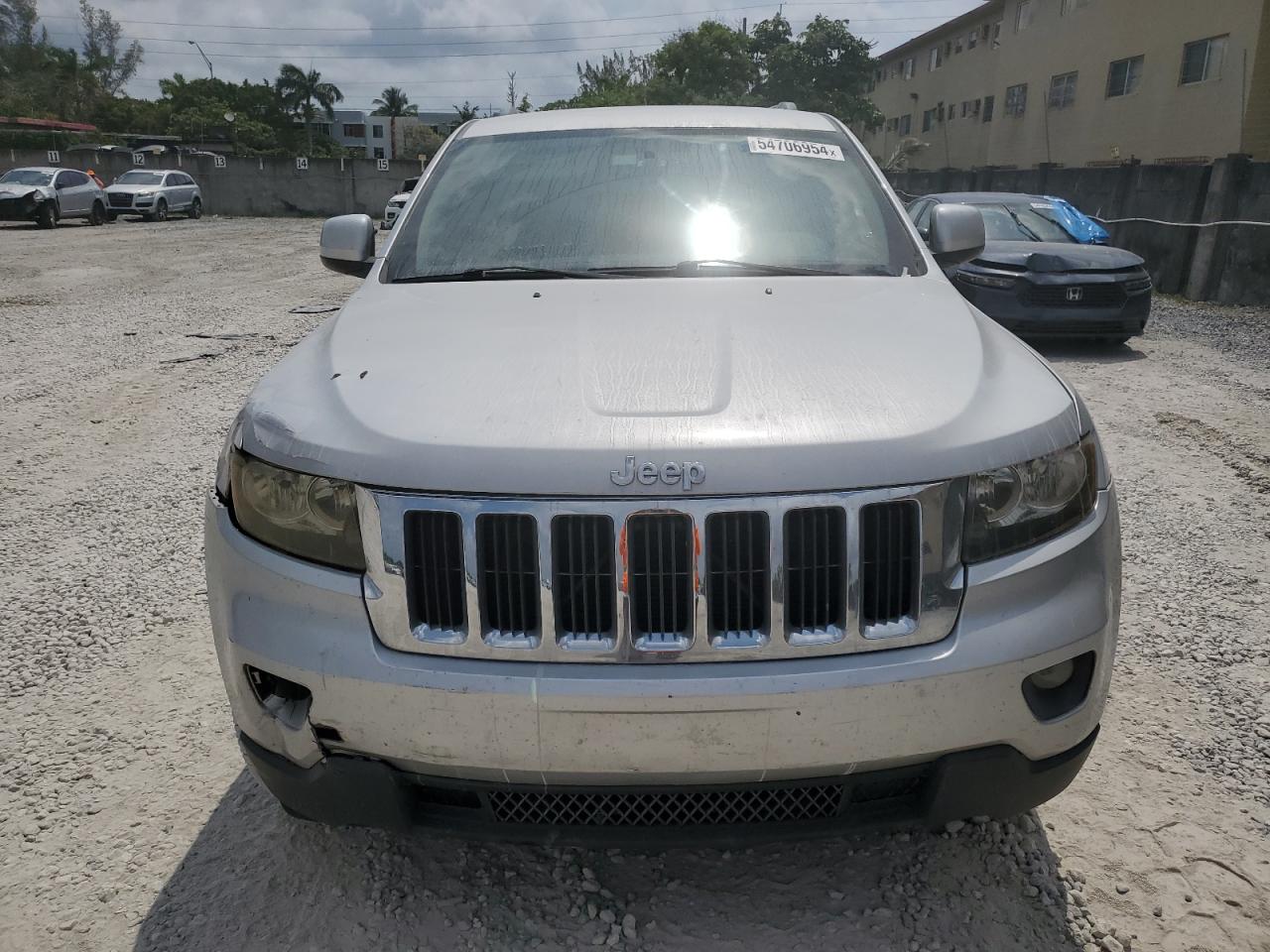 1J4RS4GGXBC505695 2011 Jeep Grand Cherokee Laredo