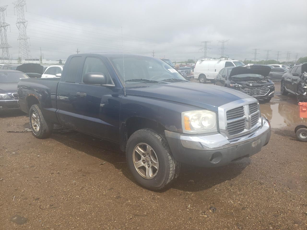 Lot #2895532404 2005 DODGE DAKOTA SLT