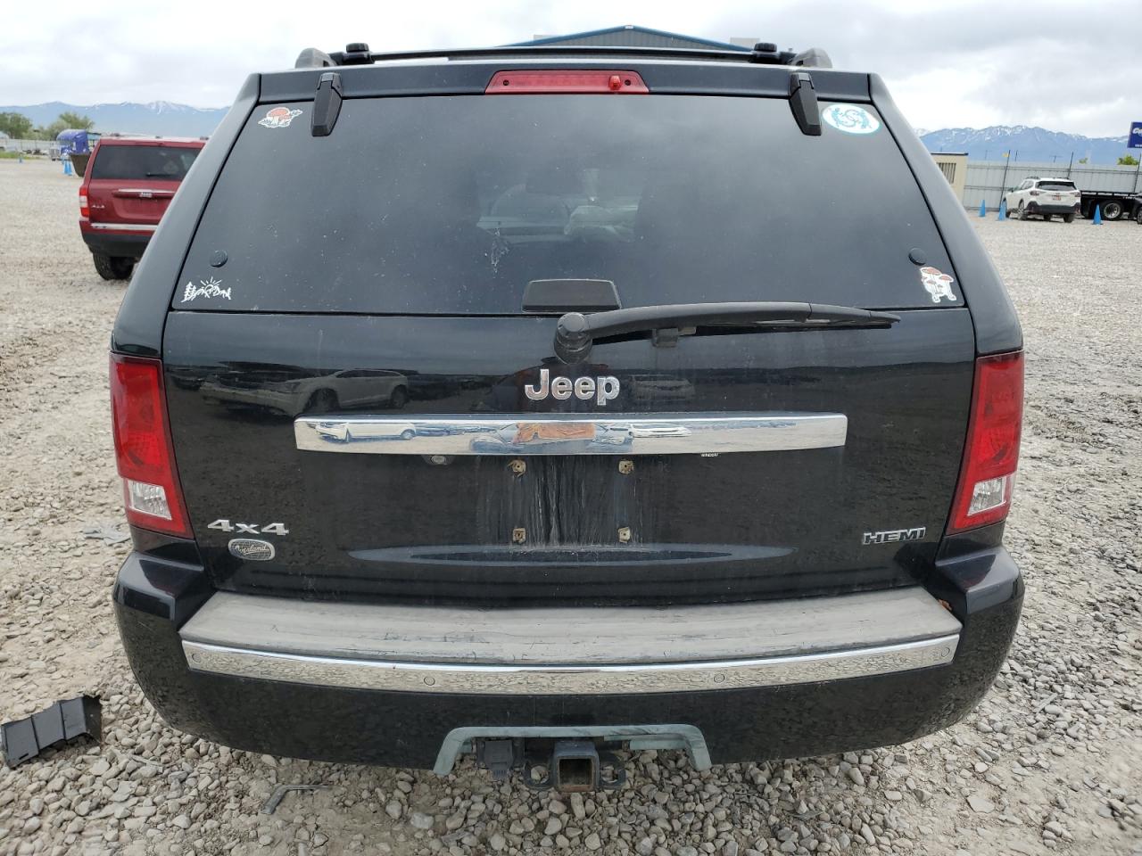 1J8HR68258C177762 2008 Jeep Grand Cherokee Overland