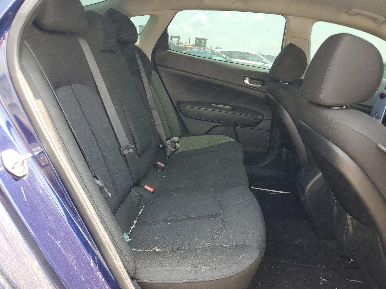 5XXGT4L38HG170460 2017 Kia Optima Lx