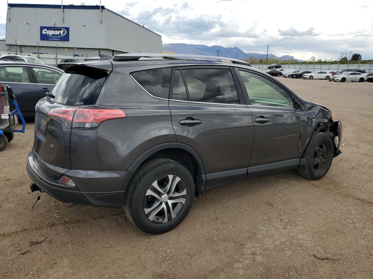 JTMZFREV4HJ135003 2017 Toyota Rav4 Le