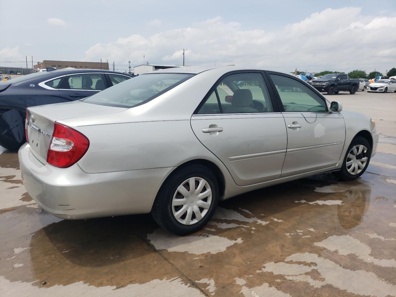 JTDBE32K020121852 2002 Toyota Camry Le