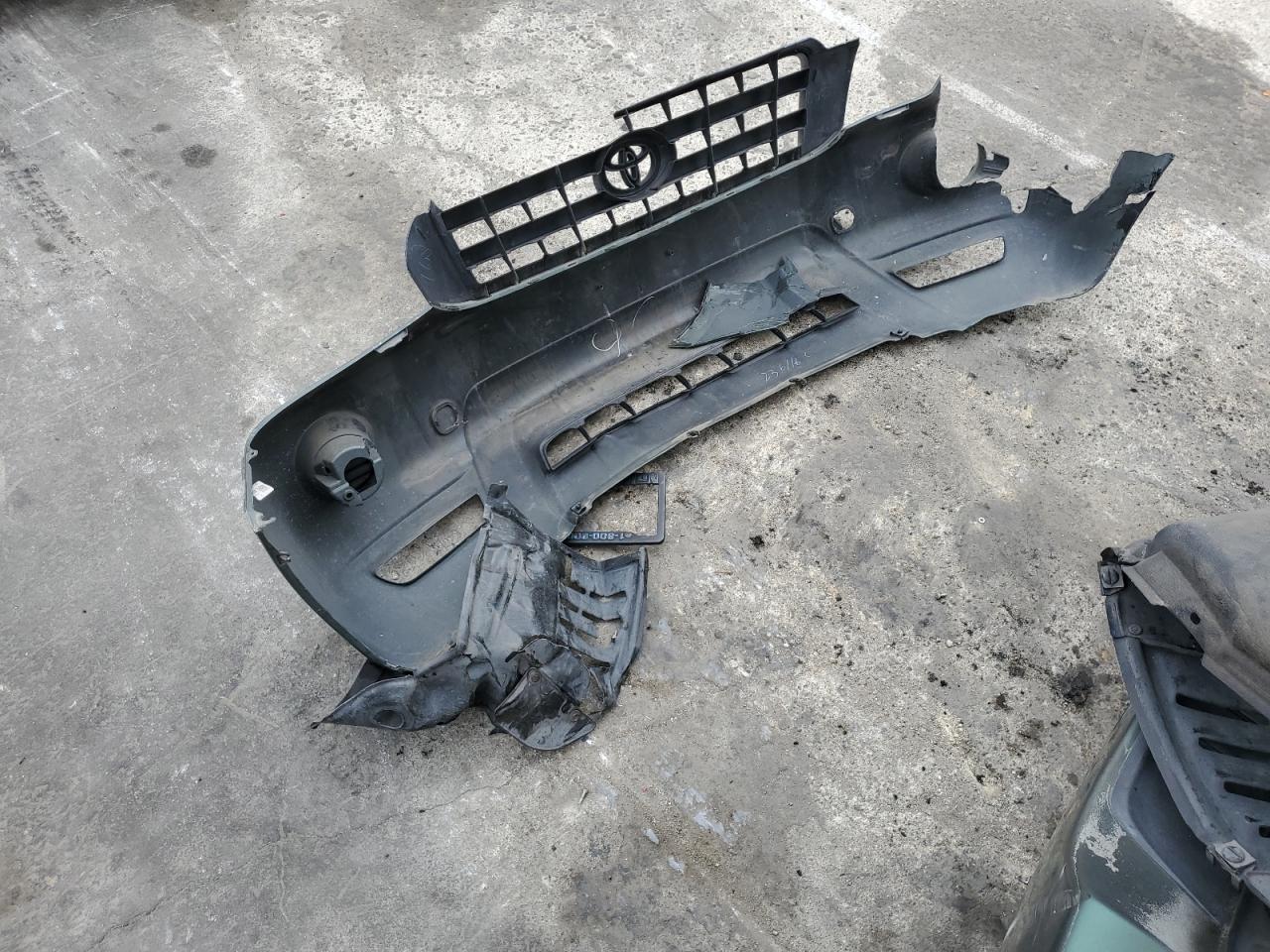 JTEGD21A050128800 2005 Toyota Highlander