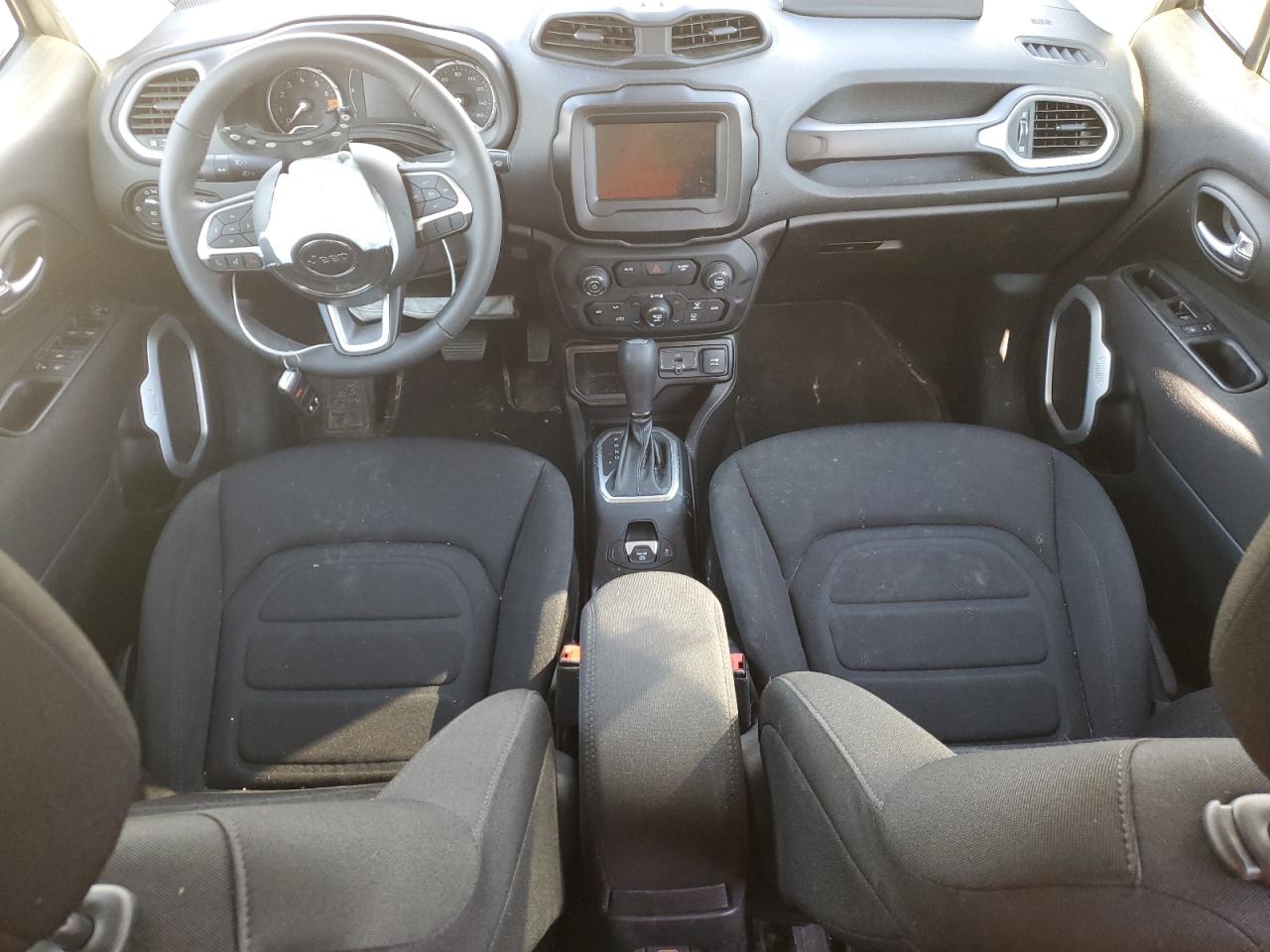 ZACNJABBXLPL86588 2020 Jeep Renegade Latitude