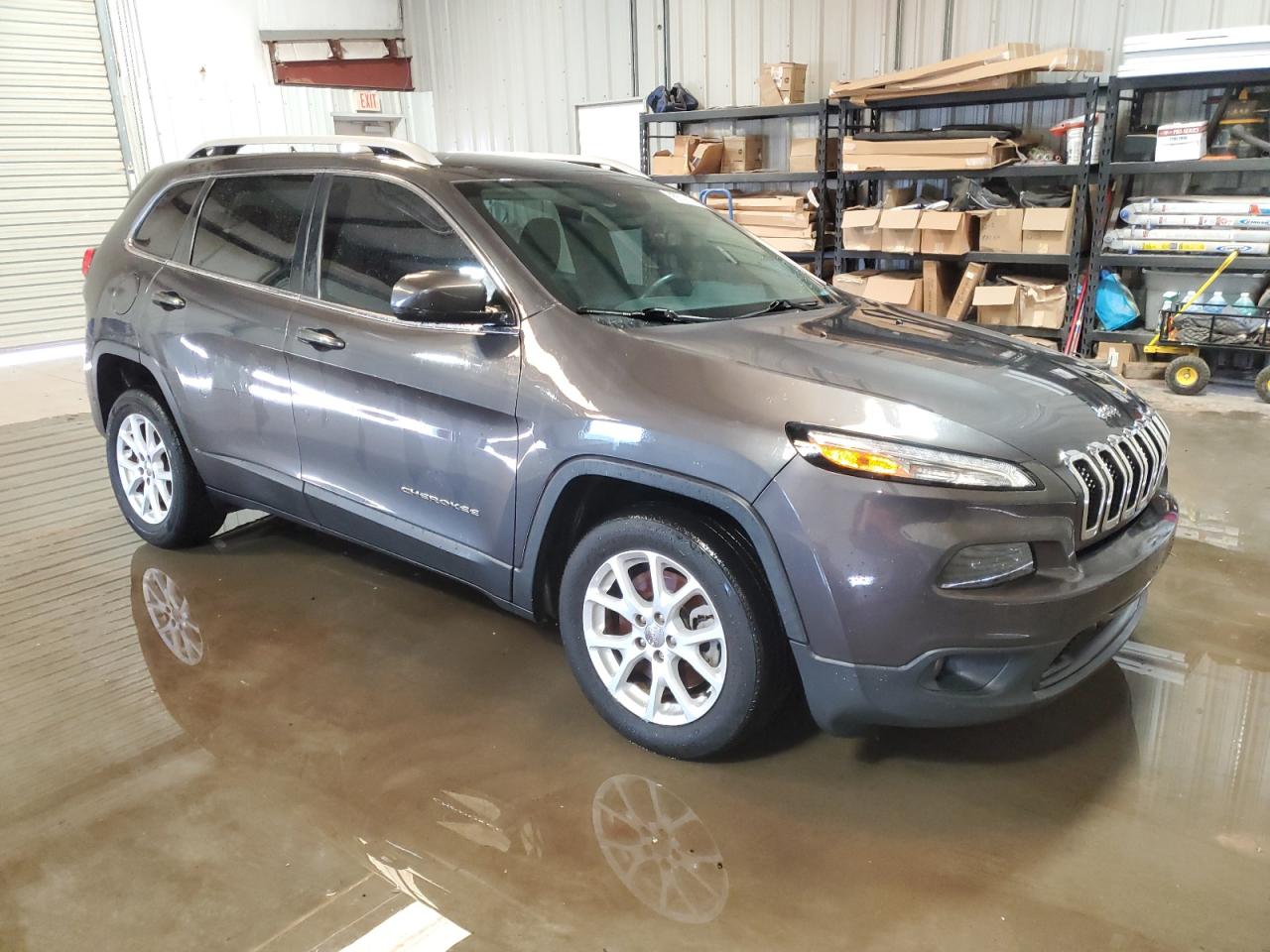 1C4PJLCBXHW593501 2017 Jeep Cherokee Latitude