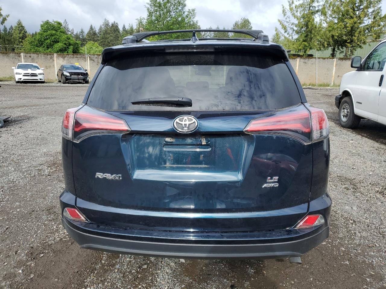 2T3BFREV4HW593157 2017 Toyota Rav4 Le