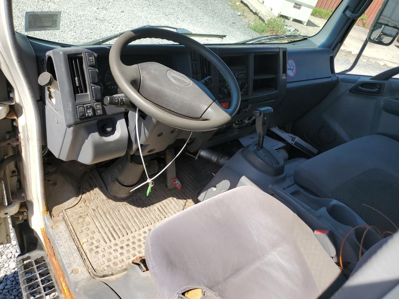 JALE5W163A7901724 2010 Isuzu Nqr