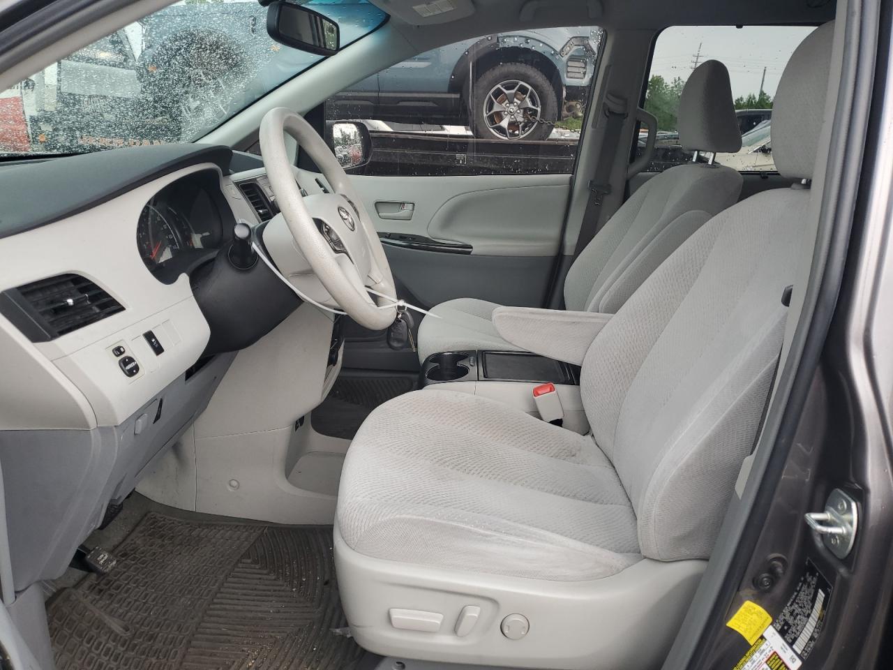 5TDKK3DC2CS185825 2012 Toyota Sienna Le