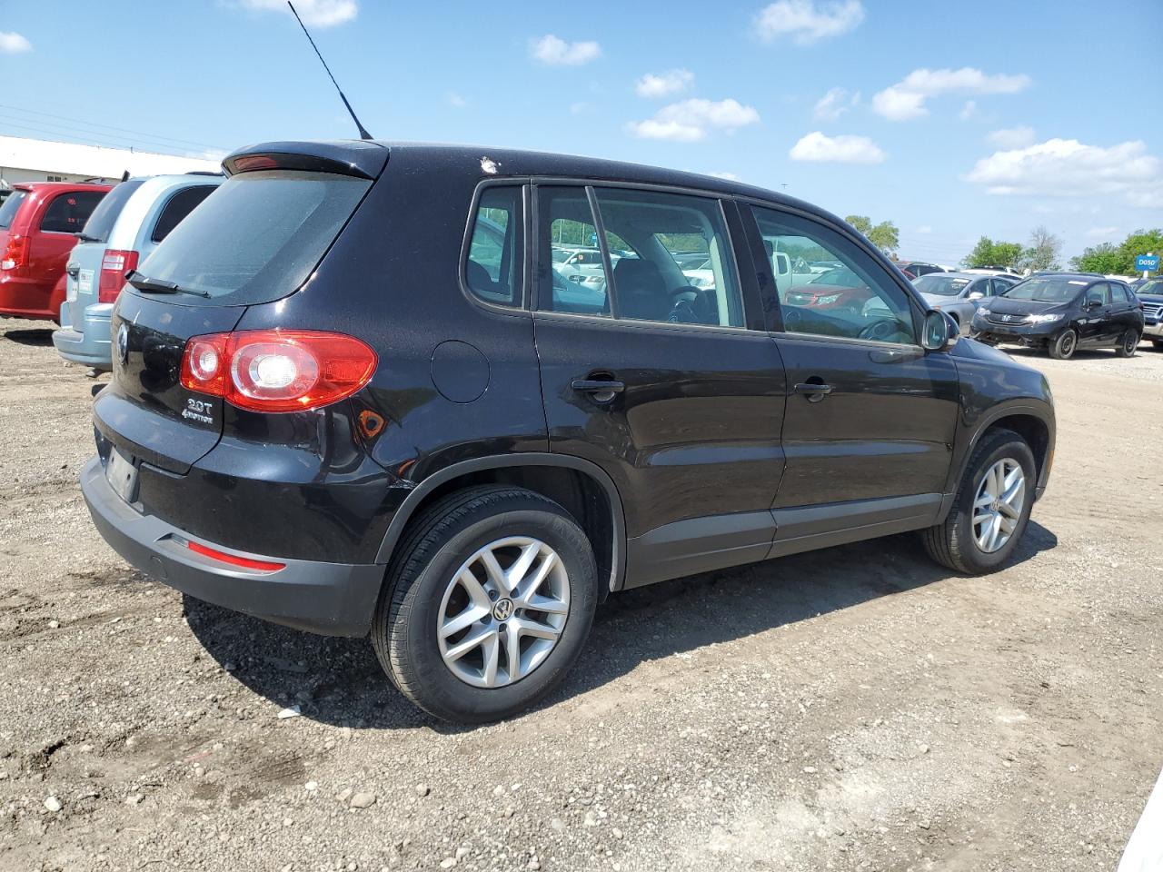 WVGBV7AX4BW519949 2011 Volkswagen Tiguan S