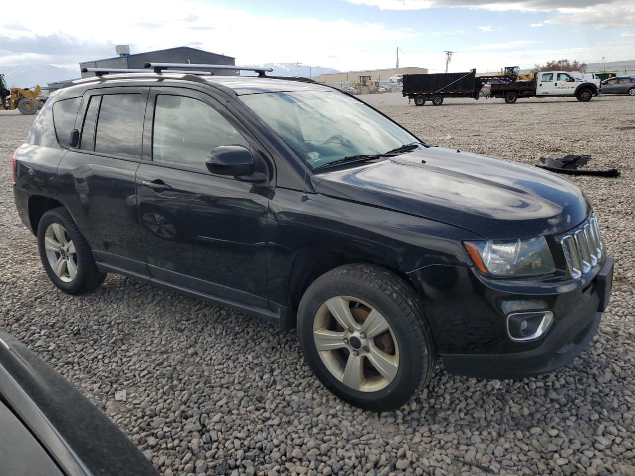 2015 Jeep Compass Latitude vin: 1C4NJDEB6FD114462