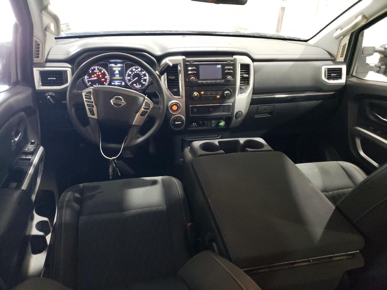 1N6BA1F37JN515320 2018 Nissan Titan Xd S