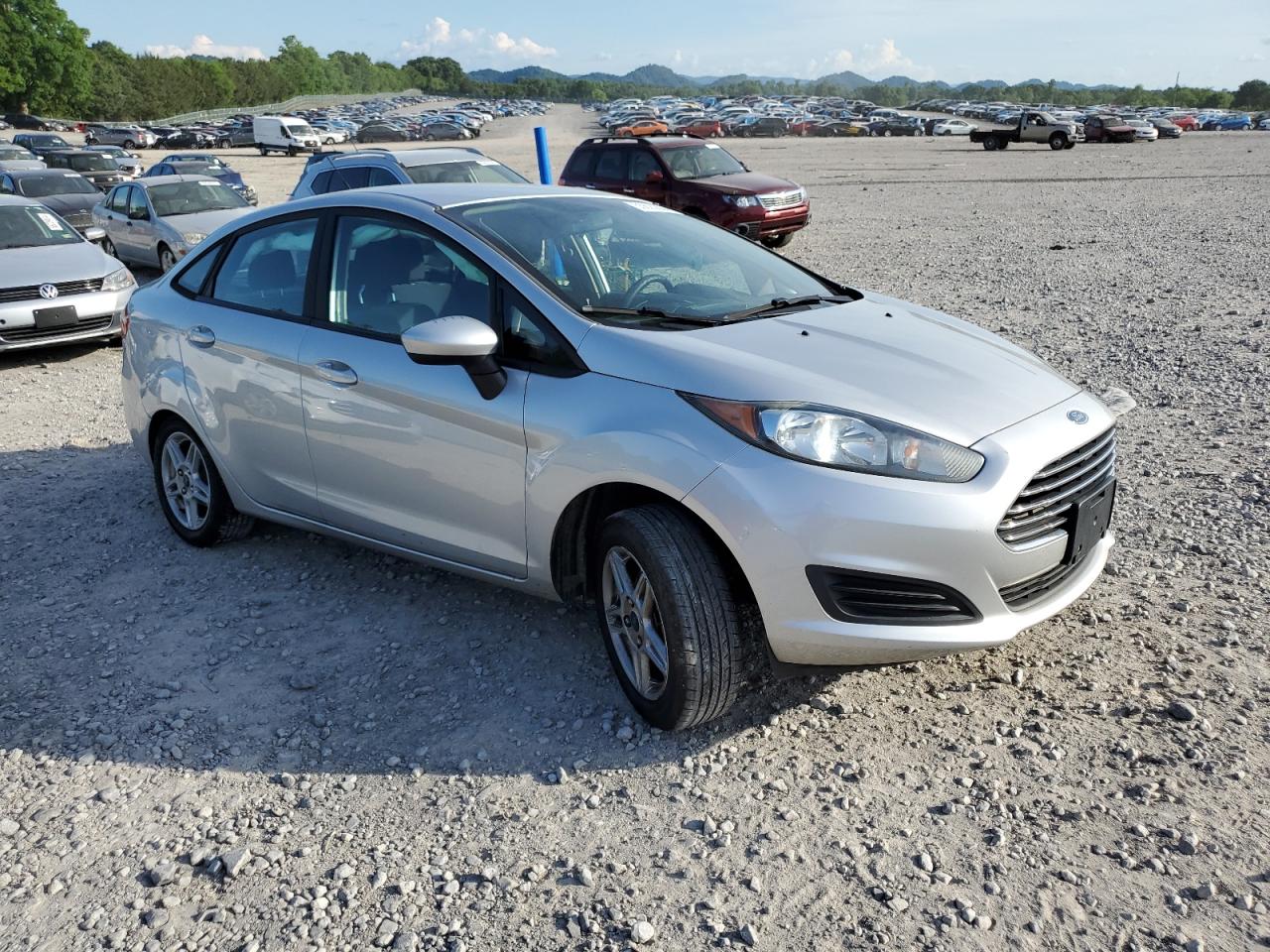 3FADP4BJ2JM111244 2018 Ford Fiesta Se