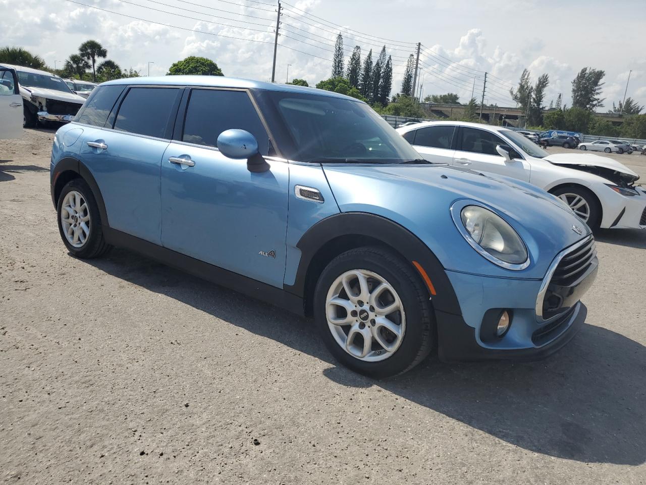 WMWLU1C58H2F28285 2017 Mini Cooper Clubman All4