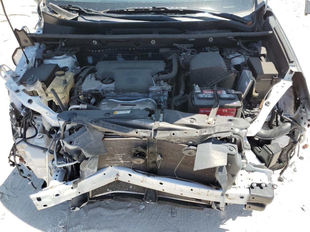 2T3RFREV8HW588221 2017 Toyota Rav4 Xle