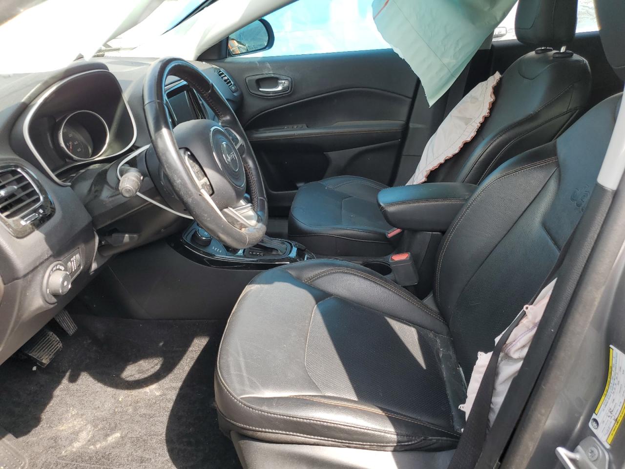 3C4NJDCB8KT842324 2019 Jeep Compass Limited