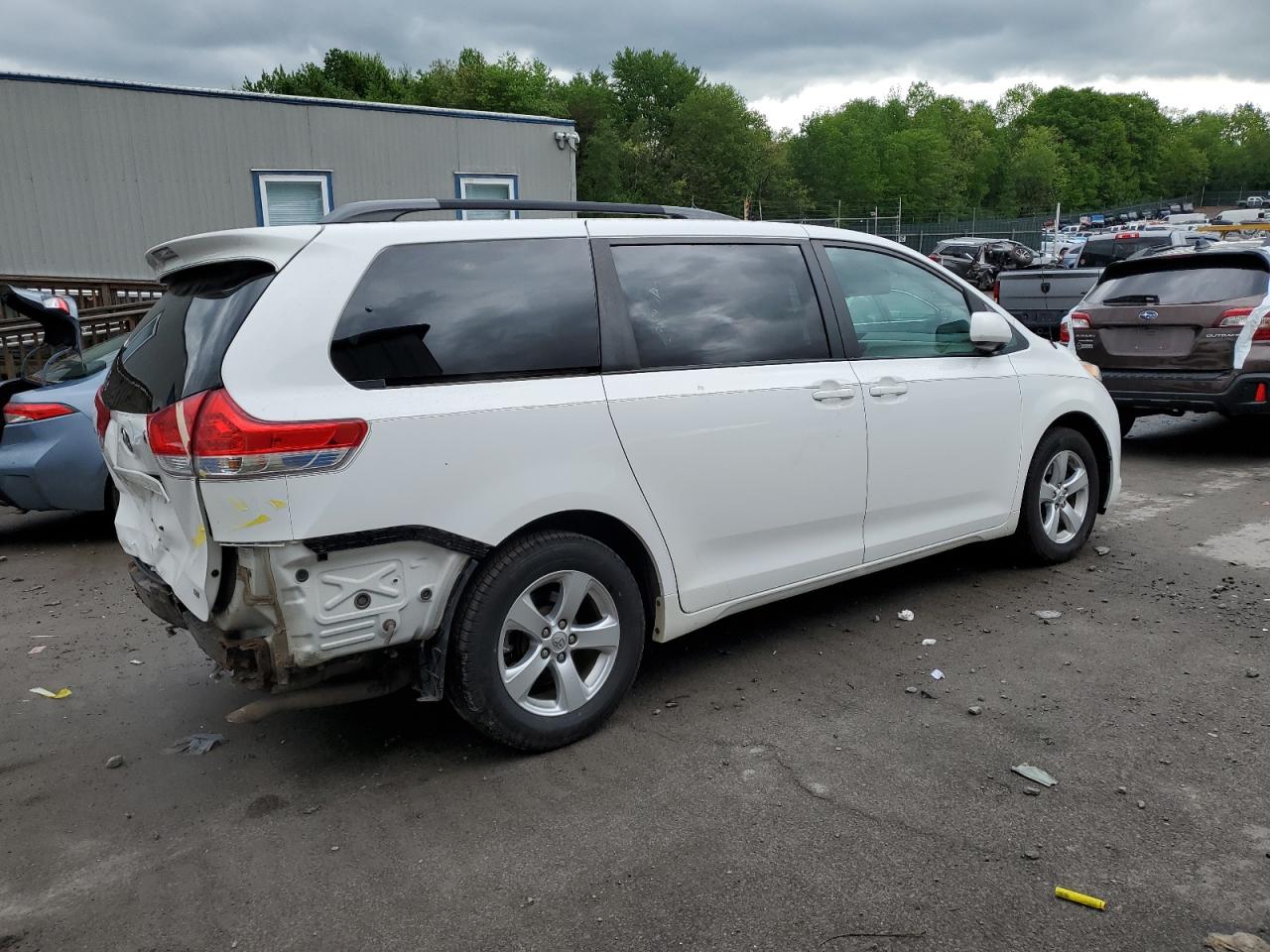 5TDKK3DC3DS376414 2013 Toyota Sienna Le