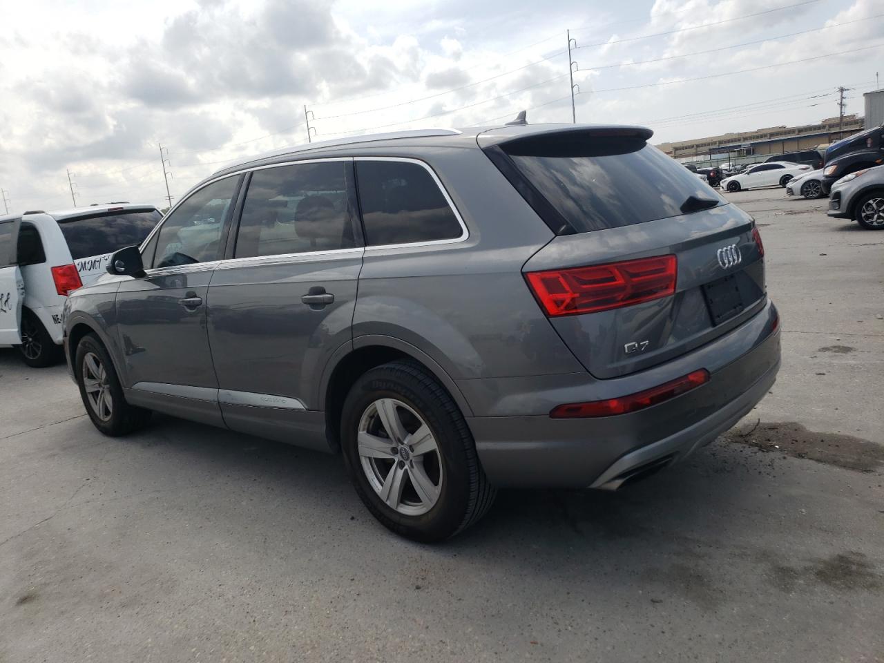 WA1AHAF73JD024806 2018 Audi Q7 Premium