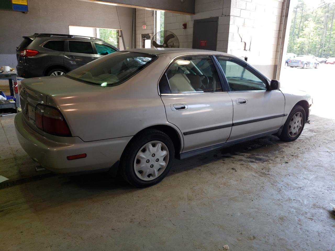 1HGCD5632VA029986 1997 Honda Accord Lx