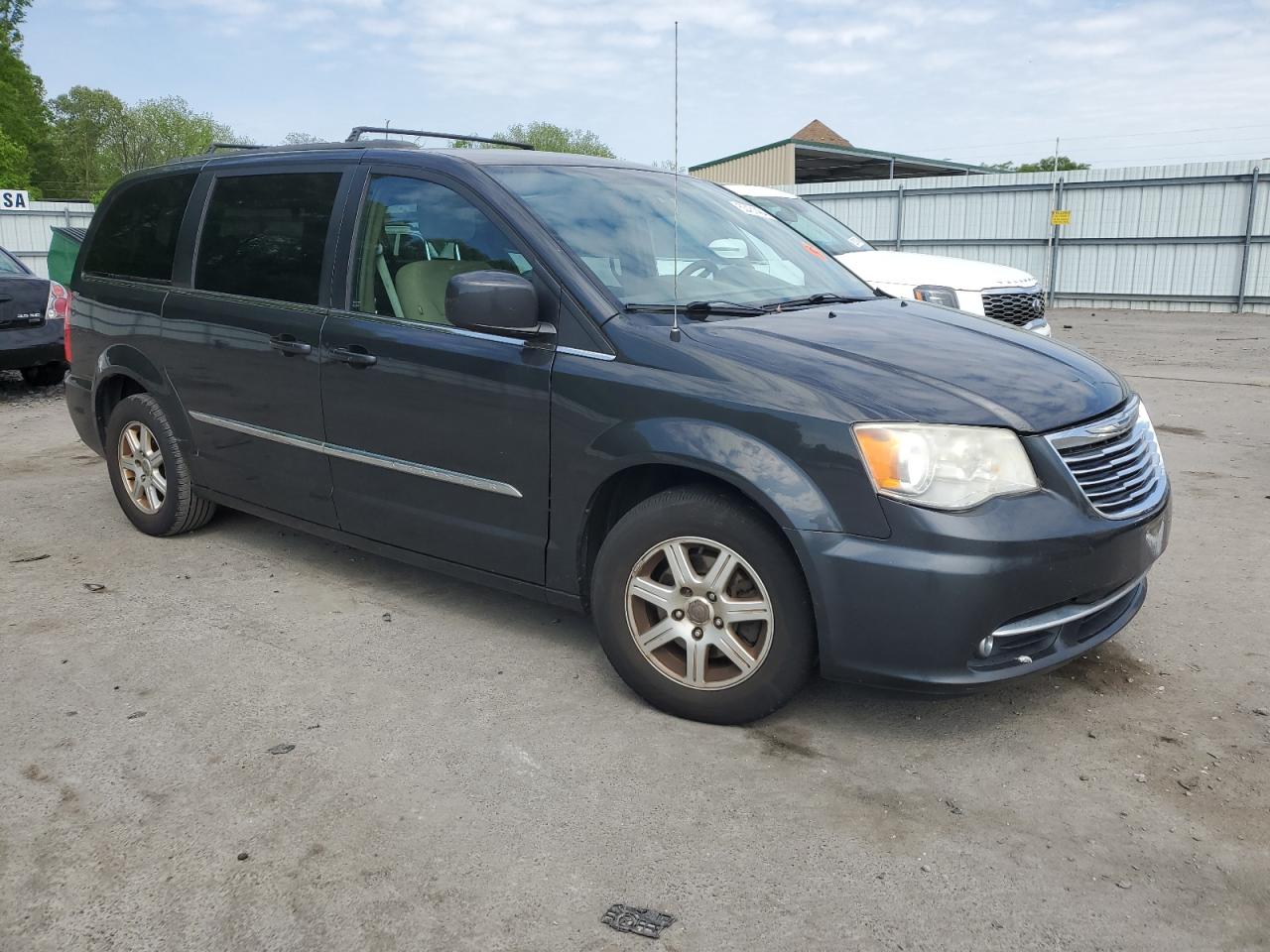 2A4RR5DG9BR798003 2011 Chrysler Town & Country Touring