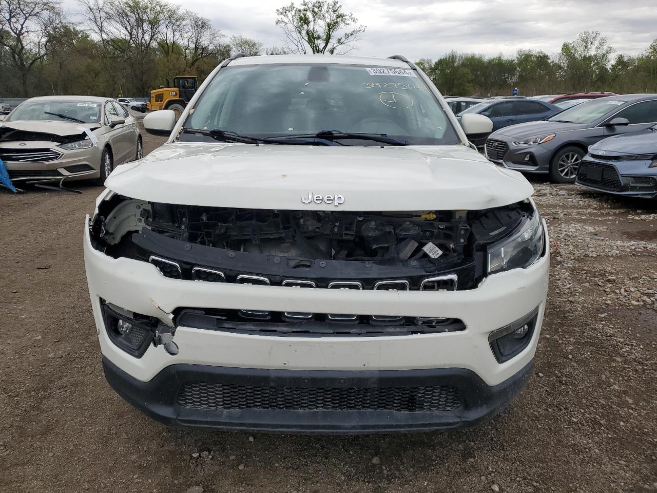 2019 Jeep Compass Latitude vin: 3C4NJDBB0KT656164