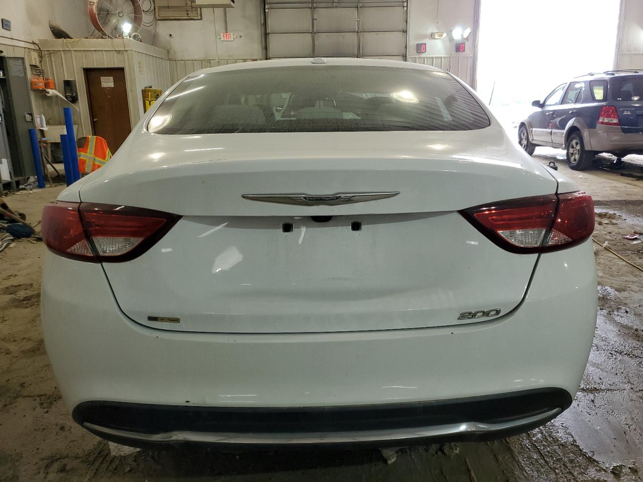 1C3CCCAB6GN135930 2016 Chrysler 200 Limited