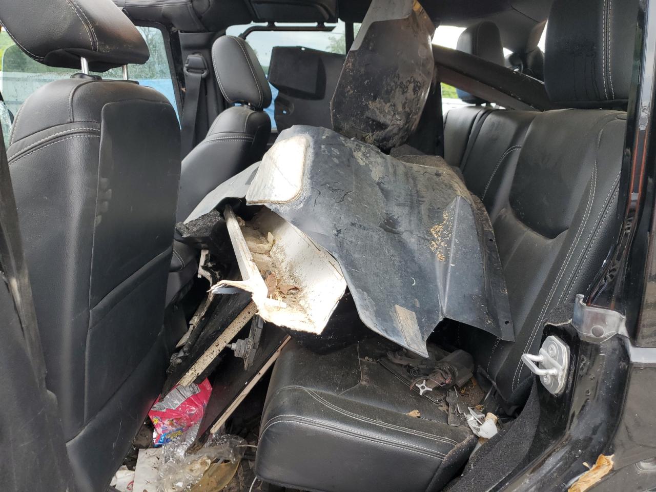 1C4BJWFG3GL145670 2016 Jeep Wrangler Unlimited Rubicon