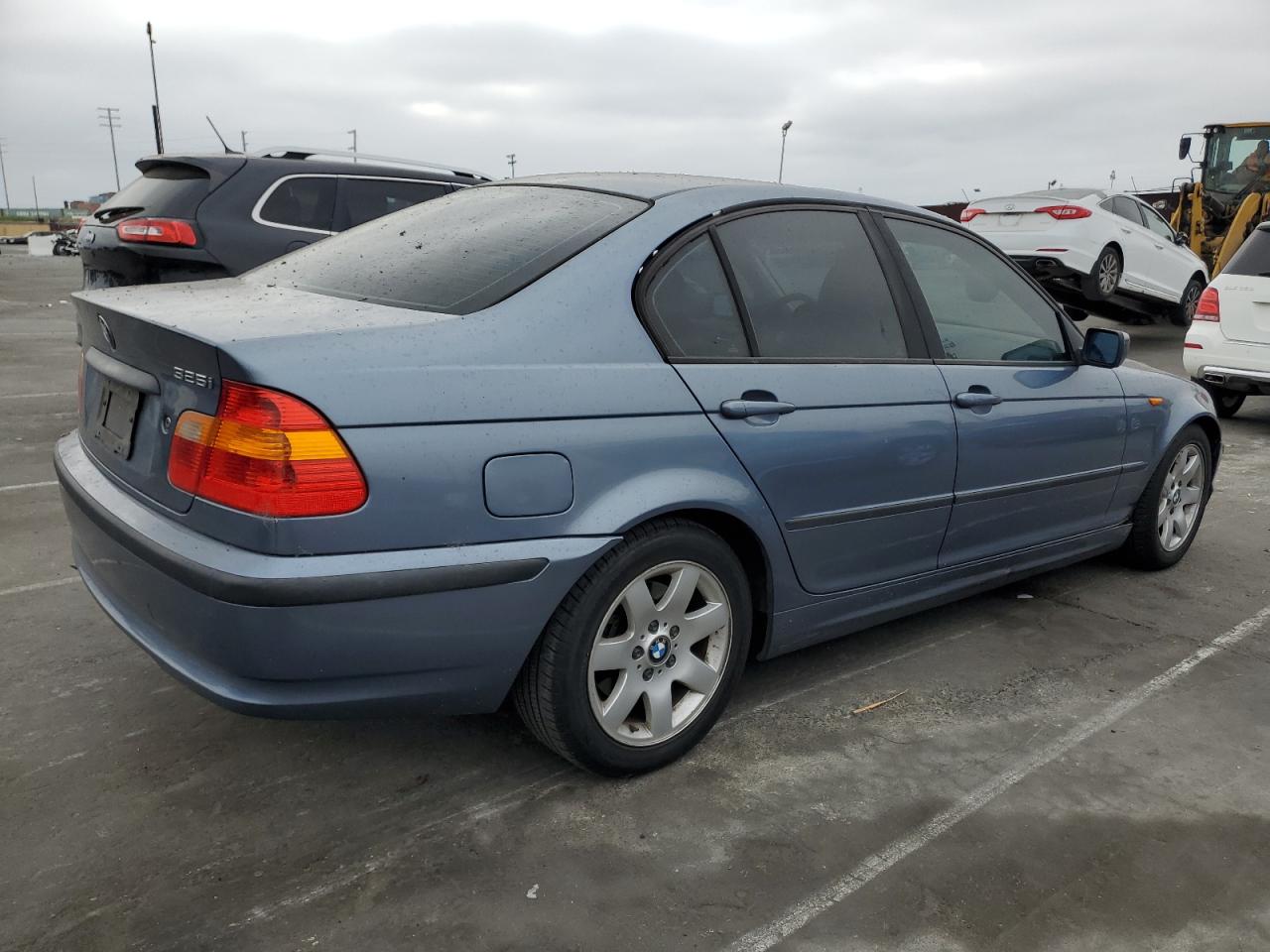 WBAAZ33483KP78482 2003 BMW 325 I