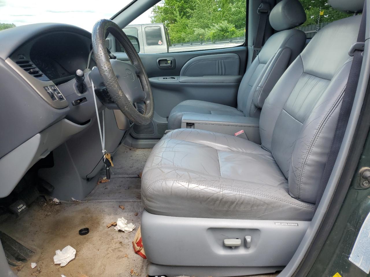 4T3ZF13C82U428009 2002 Toyota Sienna Le